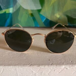 Ray Ban round metal sunglasses model RB23347 excellent condition!